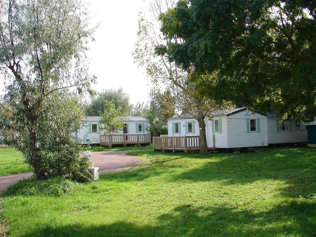 Camping Phare Ouest Saint-Denis-dʼOléron エクステリア 写真