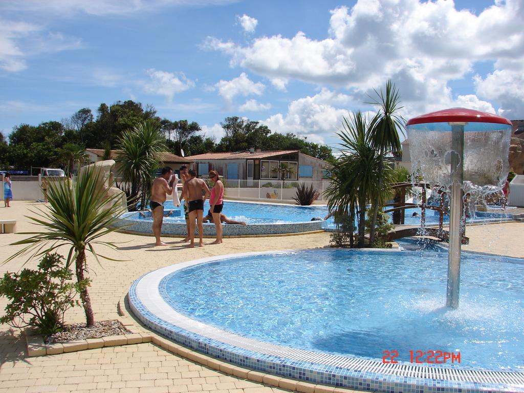 Camping Phare Ouest Saint-Denis-dʼOléron エクステリア 写真