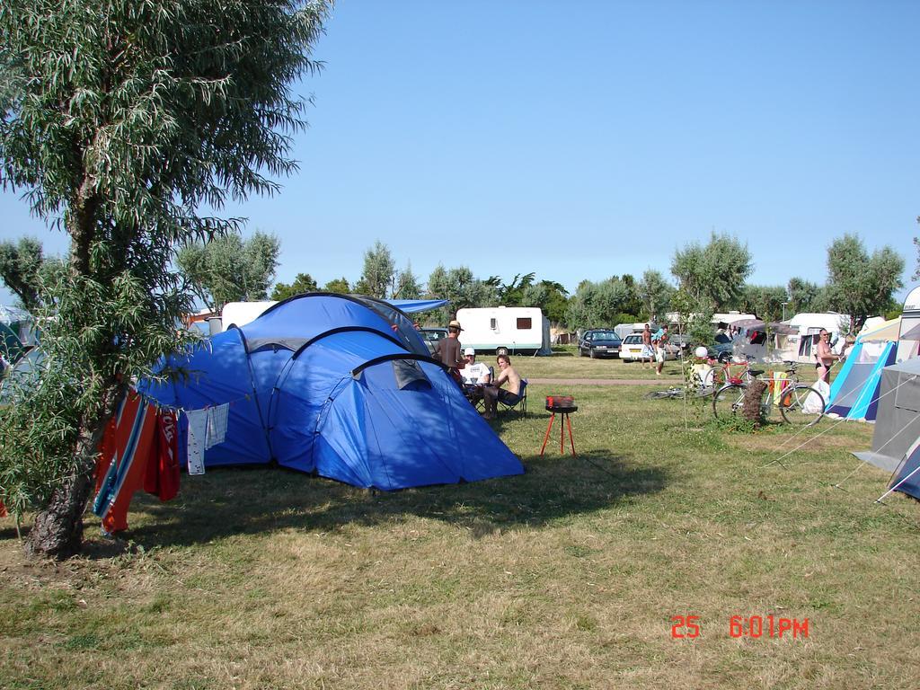 Camping Phare Ouest Saint-Denis-dʼOléron エクステリア 写真
