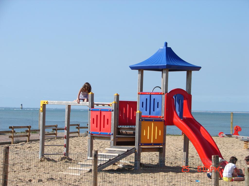 Camping Phare Ouest Saint-Denis-dʼOléron エクステリア 写真