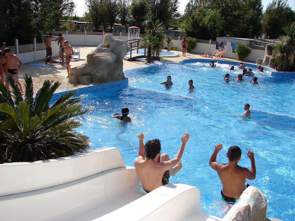 Camping Phare Ouest Saint-Denis-dʼOléron エクステリア 写真